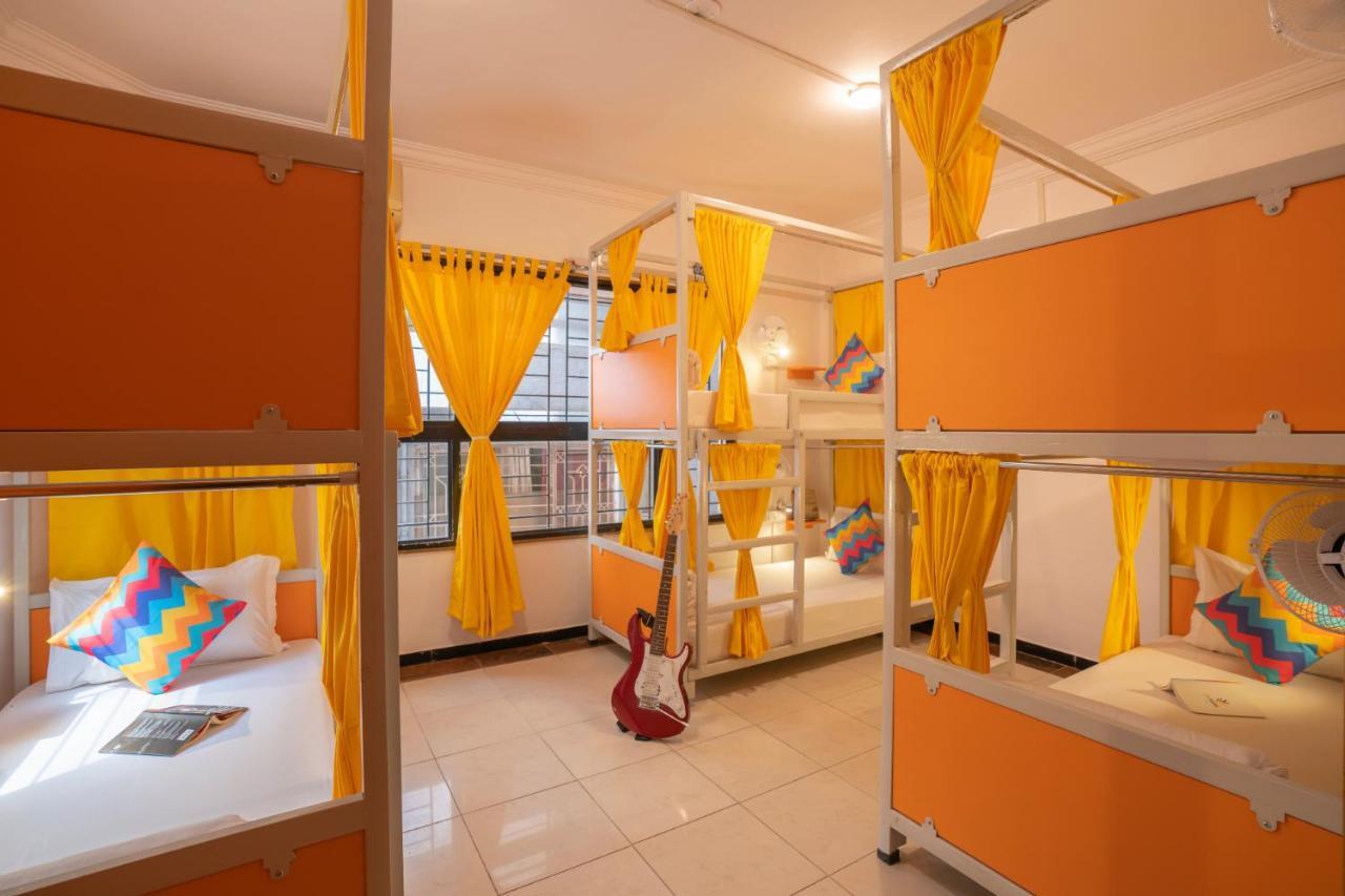 Gostops Bengaluru, Gandhi Nagar Majestic Kültér fotó