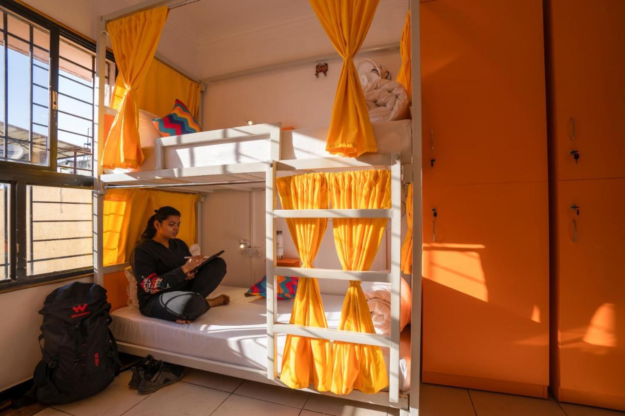 Gostops Bengaluru, Gandhi Nagar Majestic Kültér fotó