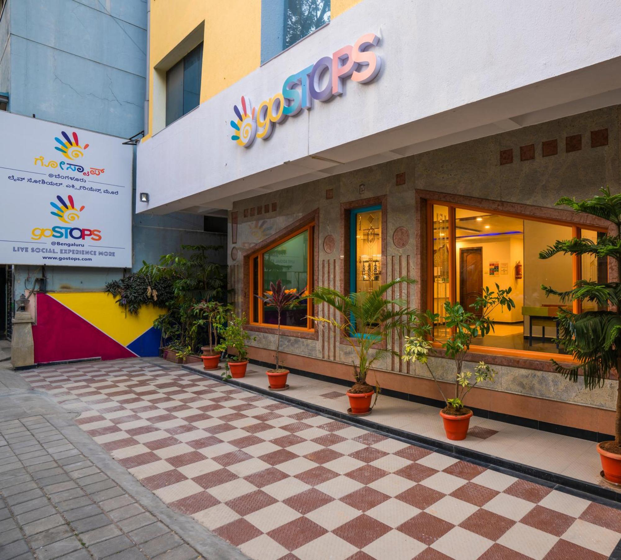 Gostops Bengaluru, Gandhi Nagar Majestic Kültér fotó